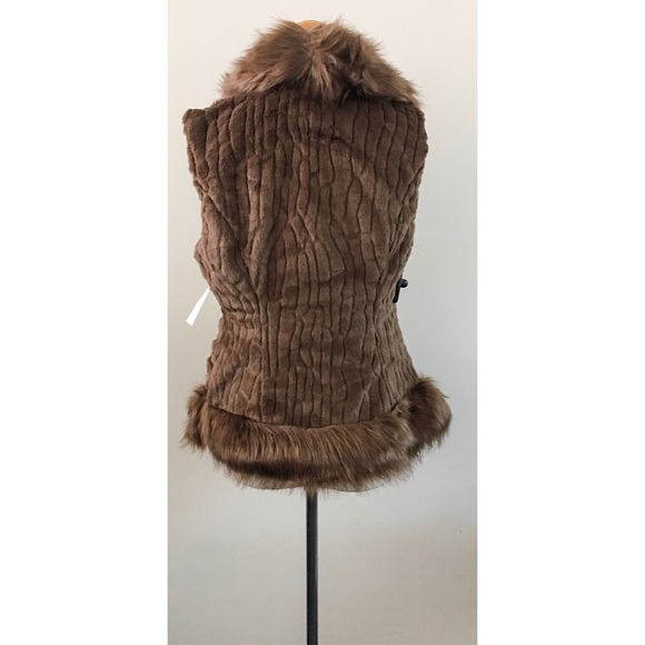 Coalition LA Faux Fur Vest color Camel - Picture 2 of 3